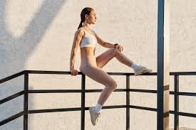 2018 赛季：道奇队与红袜队的总决赛首战，由于大雨推迟两小时开赛